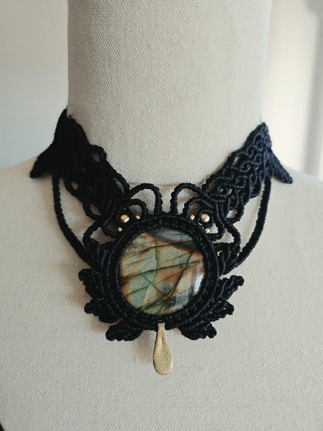 Show Stopper Choker - Labradorite Centre Piece