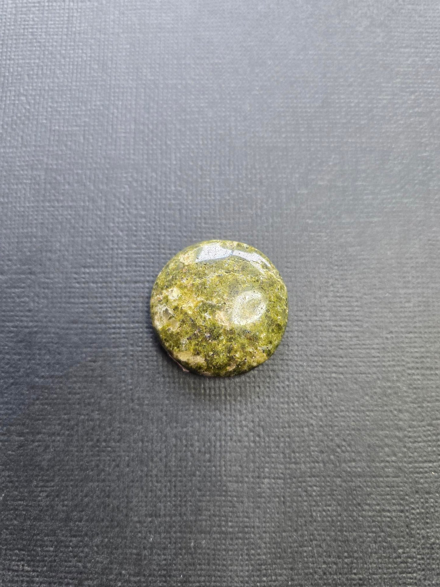 Epidote Round