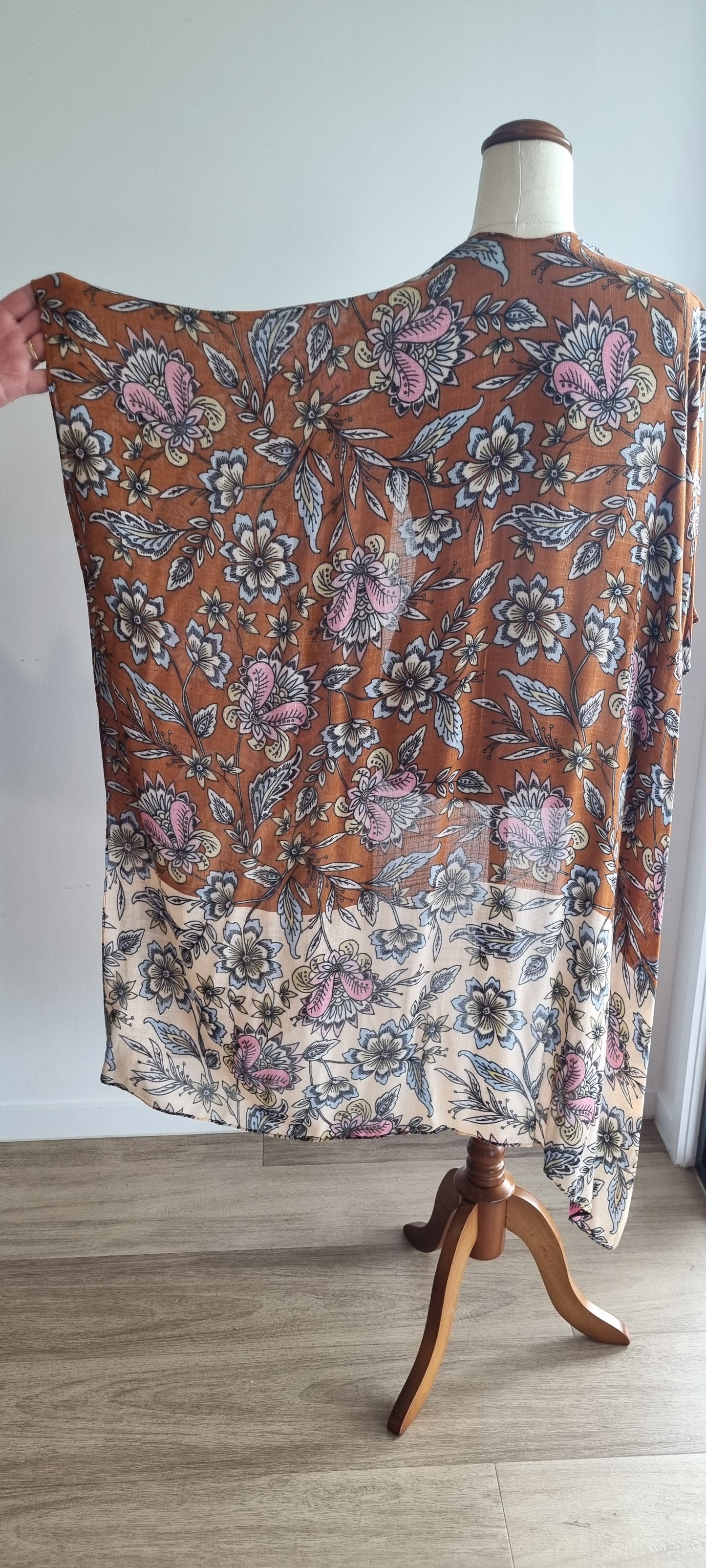 Shrug - Brown & Blue Flowers